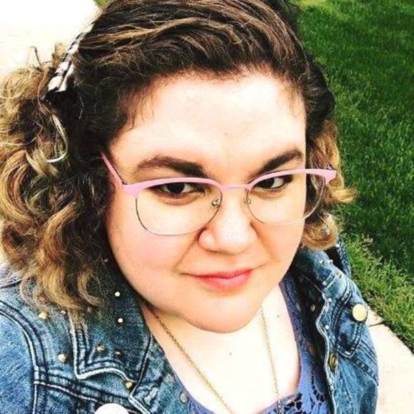 Meet your Posher, Evelyn - Picture 1 of 1